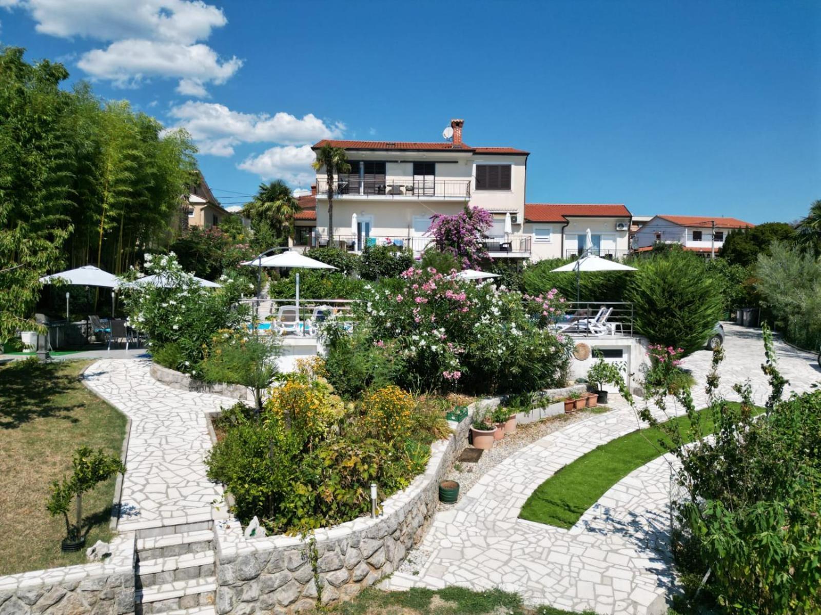 Apartma Garden *